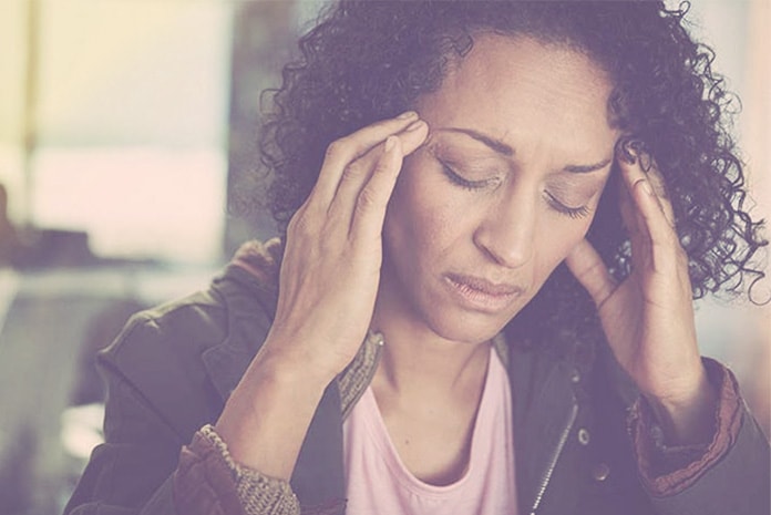 Quatro melhores tratamentos para dor de cabeça na menopausa